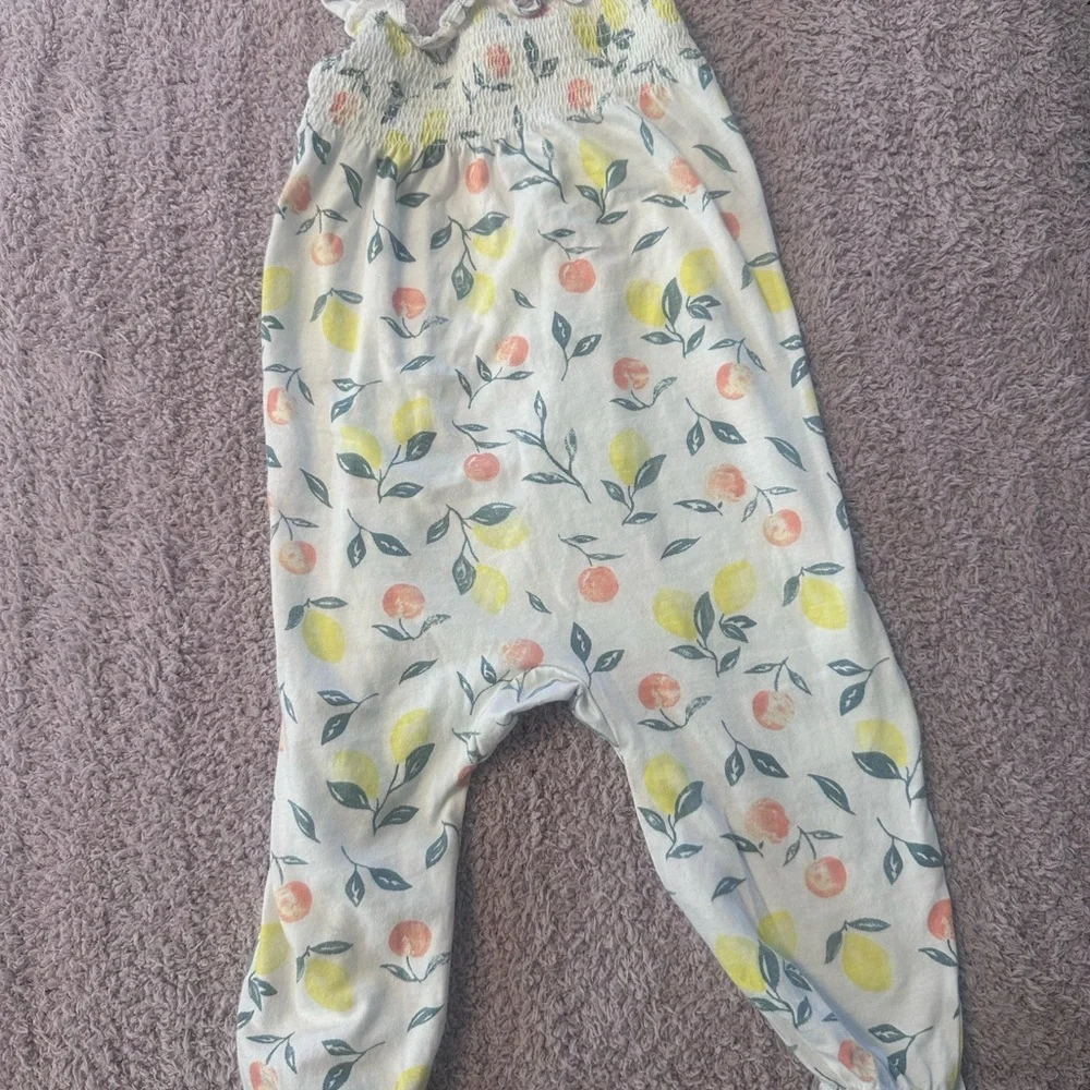 5pc Baby Girl 6-12M Bundle H&M Old Navy Panda Romper Neutral Ribbed Bodysuits